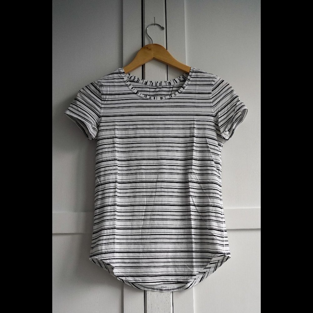 EUC lululemon Love Crew III, Cut Back Stripe White Black, 2